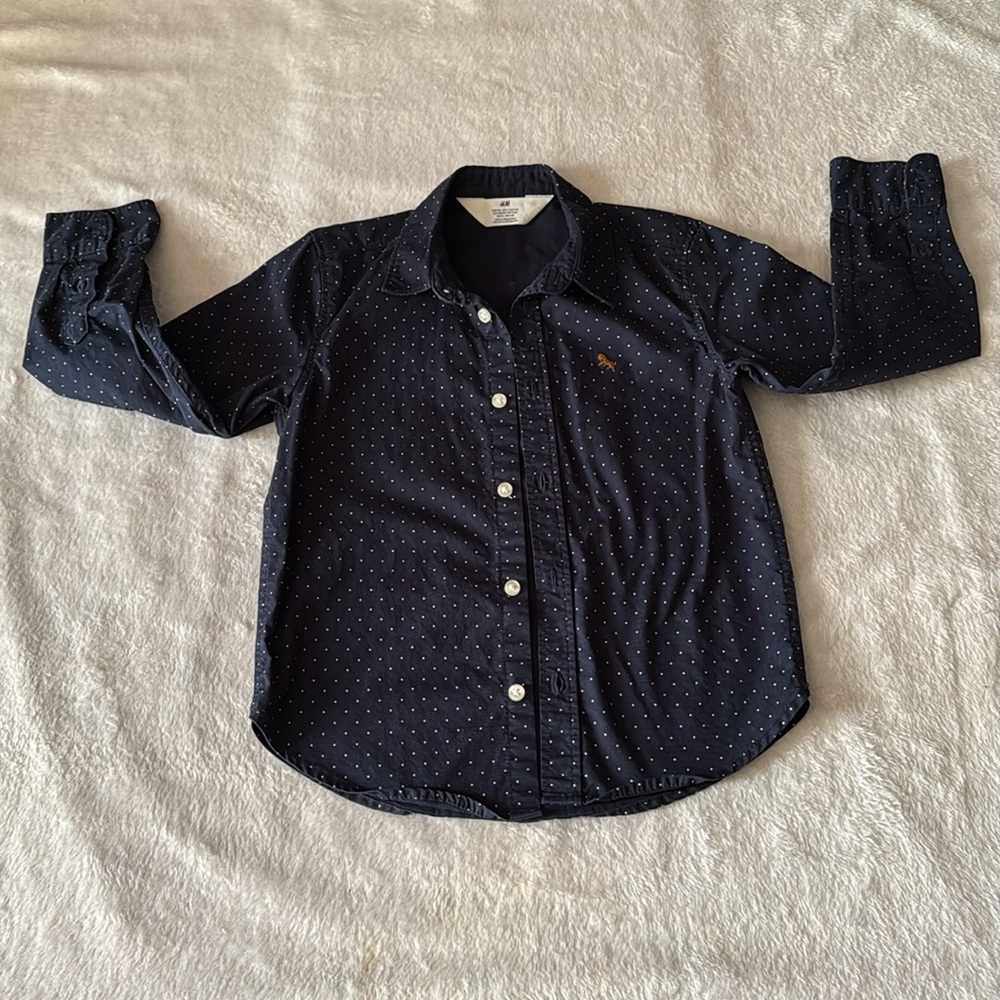 H&M kids button down shirt (size 6)